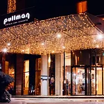 Pullman World Trade Center 4*