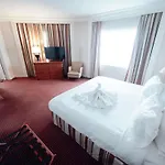 Pullman World Trade Center Hotel 4*