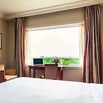 Hotel Pullman World Trade Center 4*