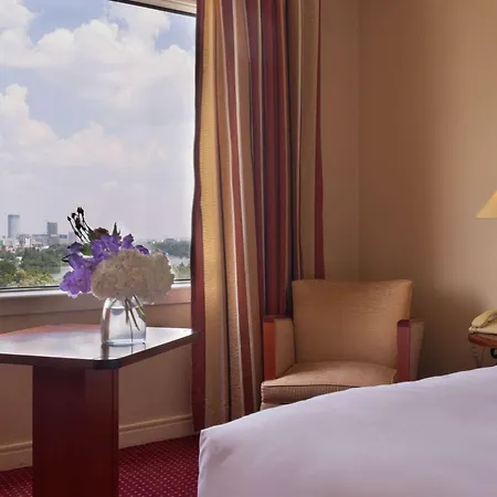 Pullman World Trade Center 4*