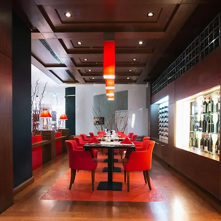 Pullman World Trade Center 4*