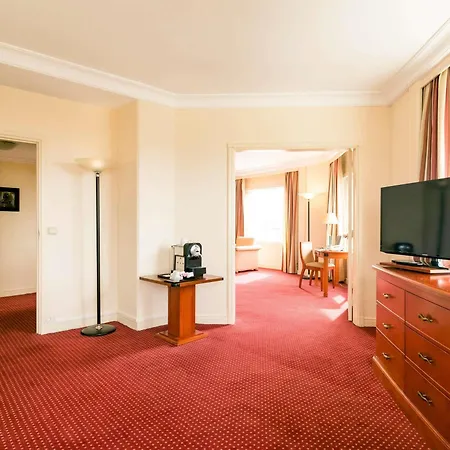 Pullman World Trade Center 4* Bükreş