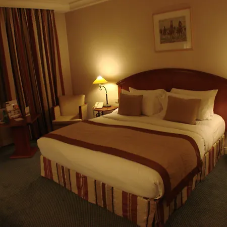 Hotel Pullman World Trade Center 4*
