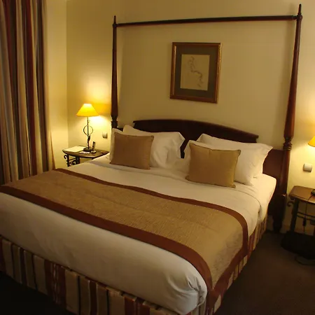 Pullman World Trade Center 4*
