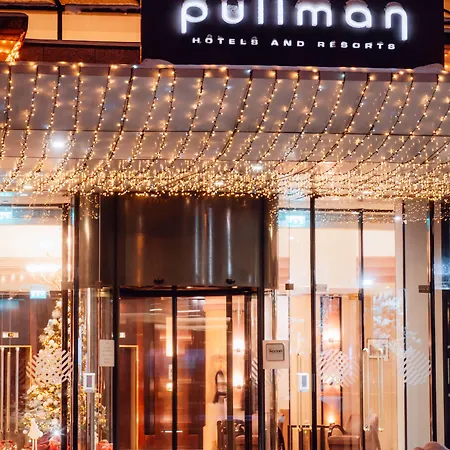 Hotel Pullman World Trade Center 4*