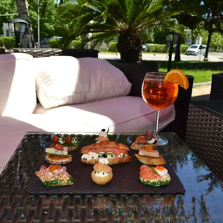 Pullman World Trade Center Отель 4*