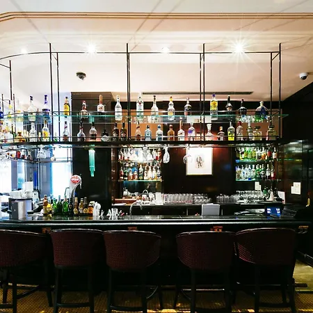 Hotel Pullman World Trade Center 4*