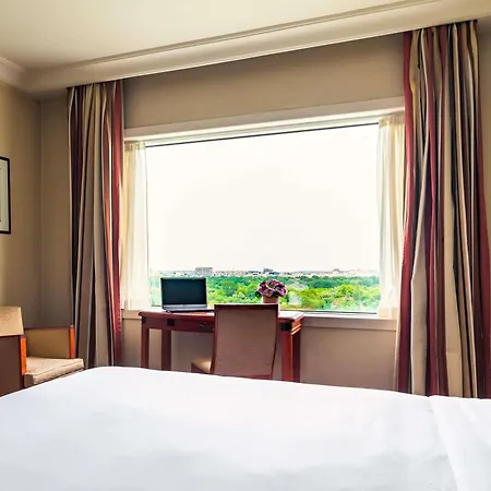 Hotel Pullman World Trade Center 4*