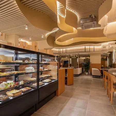 Отель Pullman World Trade Center Бухарест