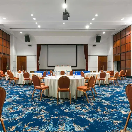 Otel Pullman World Trade Center Bükreş