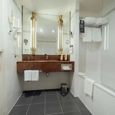 Ξενοδοχείο Pullman World Trade Center 4*