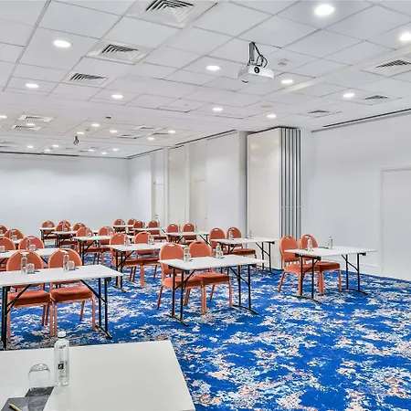 Pullman World Trade Center Otel