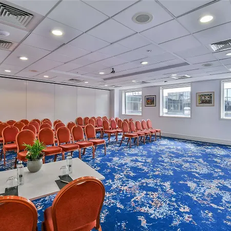 Pullman World Trade Center Otel Bükreş