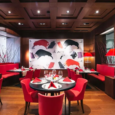 Pullman World Trade Center Hotel 4*
