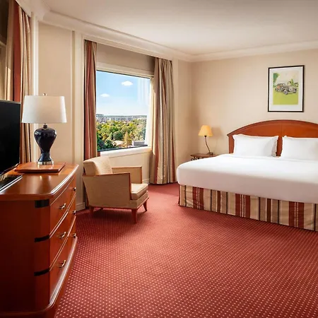 Hotel Pullman World Trade Center 4*