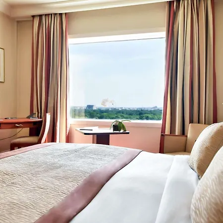 Pullman World Trade Center Hotel 4*