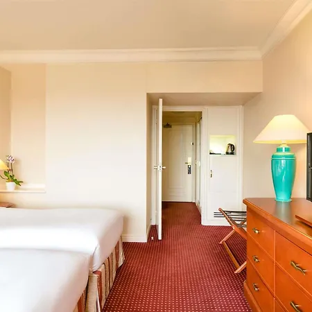 Hotel Pullman World Trade Center 4*