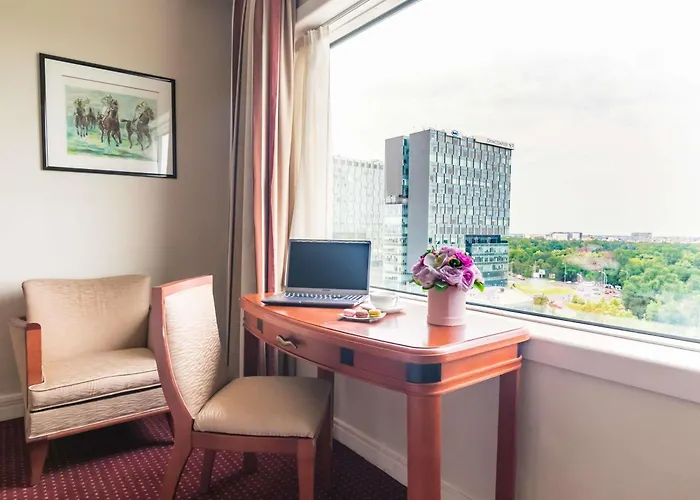 Pullman World Trade Center 4*