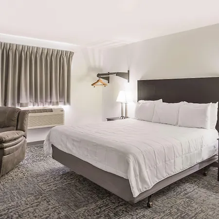 Hotel Pullman World Trade Center 4*