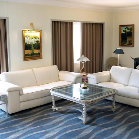 Pullman World Trade Center 4*