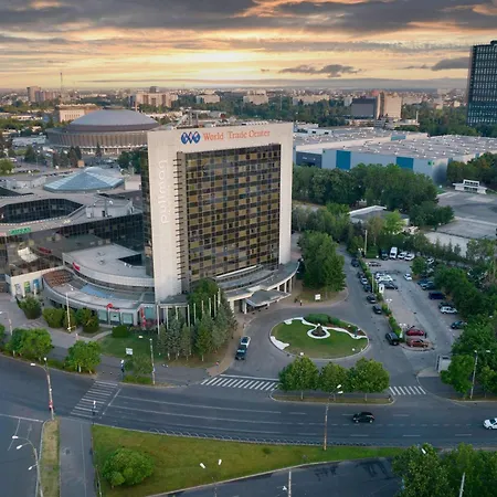 Pullman World Trade Center Hotel 4*