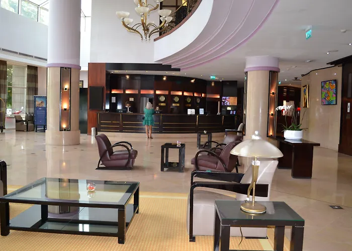 Pullman World Trade Center 4* Bükreş