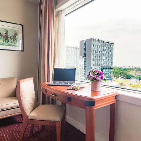 Pullman World Trade Center 4*