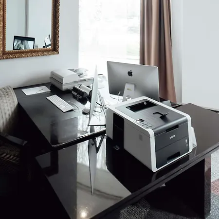 Hotel Pullman World Trade Center 4*
