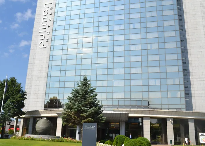 Pullman World Trade Center מלון 4*