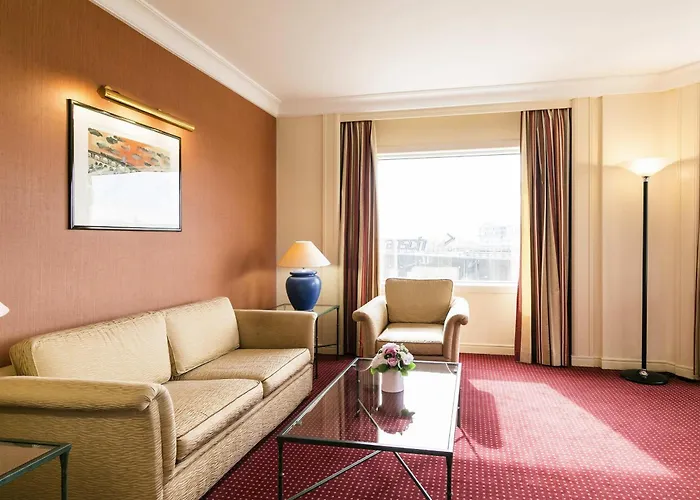 Pullman World Trade Center מלון 4*